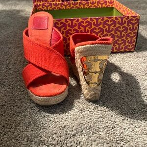 Tory Burch gold logo wedges🧡🧡